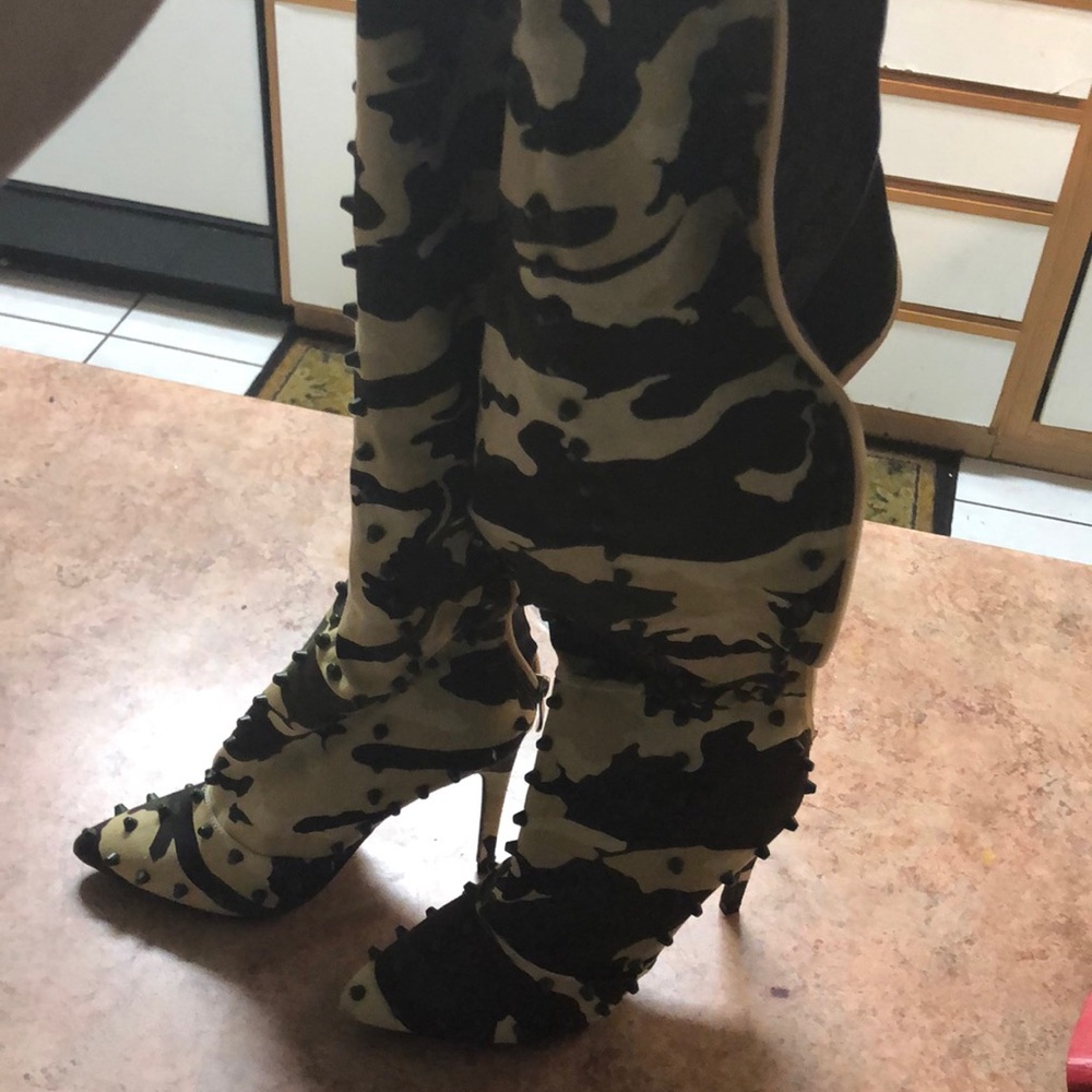 Knee high Boots